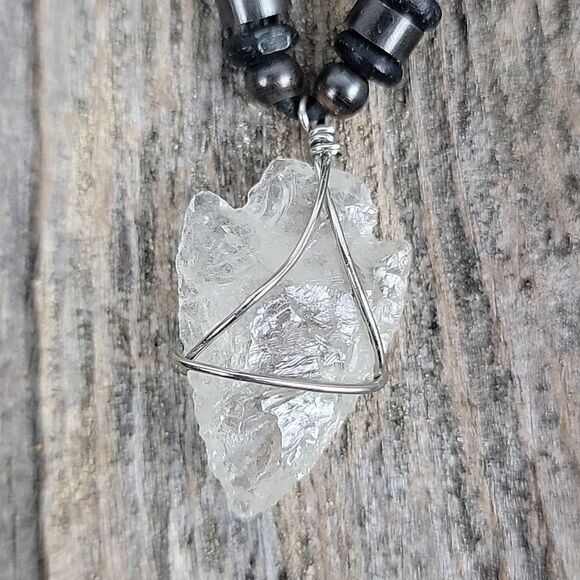 Crystal arrowhead necklace Length 20" - Picture 2 of 6